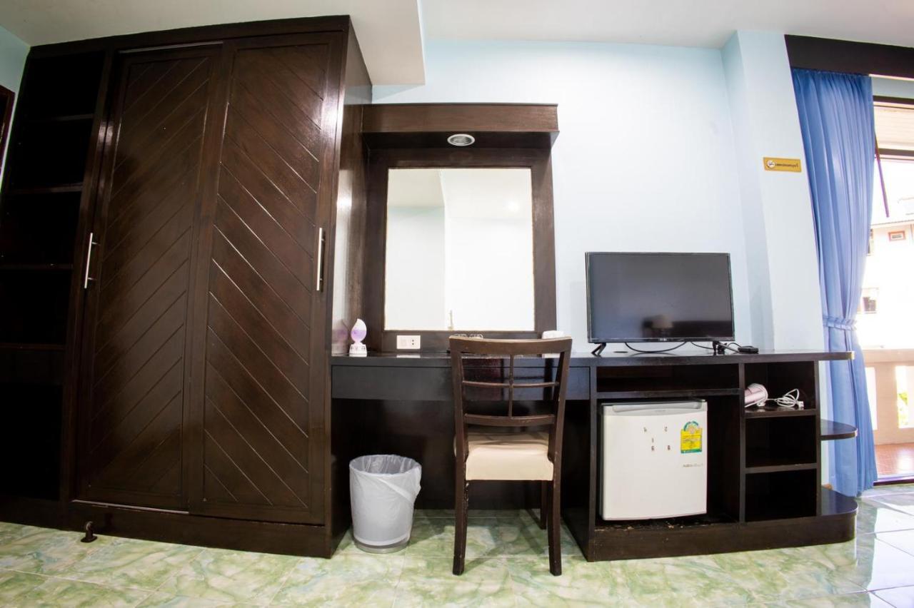 Riviera Patong Hotel Bagian luar foto
