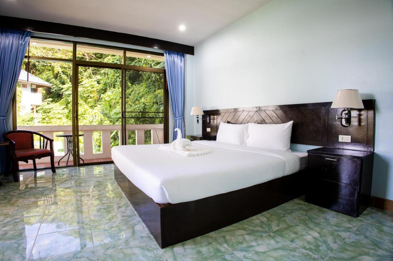 Riviera Patong Hotel Bagian luar foto