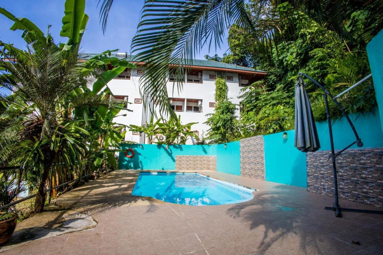Riviera Patong Hotel Bagian luar foto